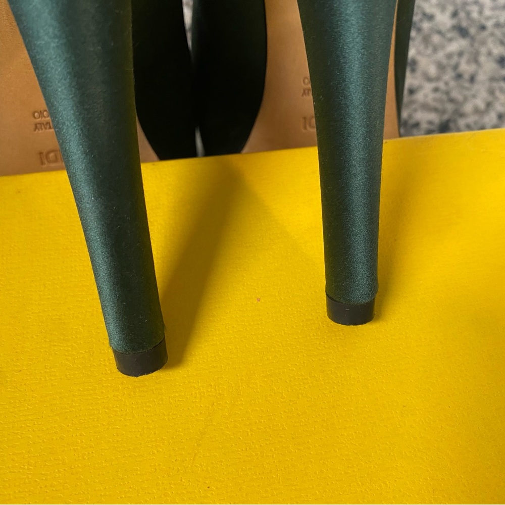 Fendi Hunter Green Satin Deep Platform Heels - Picture 11 of 11